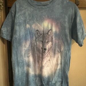 The Mountain Blue-Grey Graphic Tee with Wolf Northern Lights Print
